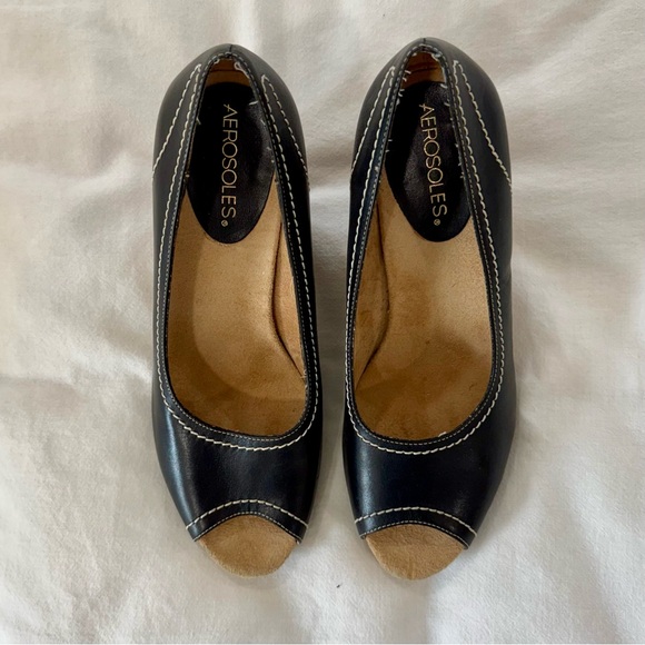 ✨ Aerosoles Black Sleigh Thread Peep Toe Wedges – Size 8 ✨ - Picture 4 of 7